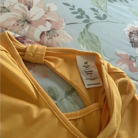 Yummy dress gold size (7) little girls stretchy comfortable dress cute to play - Picture 5 of 8